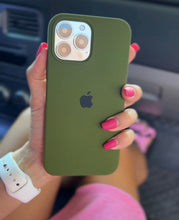 Load image into Gallery viewer, Silicon Case (OLIVE GREEN)
